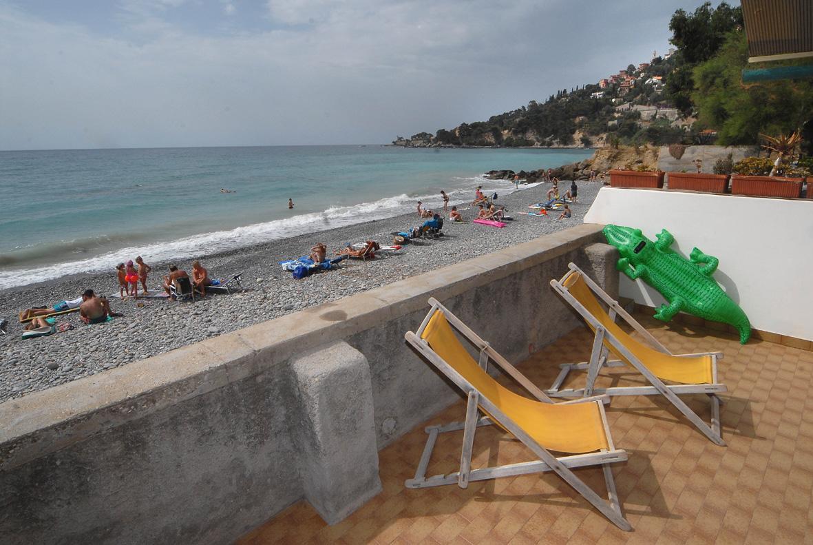 Holiday'S Beach Ventimiglia Exterior photo