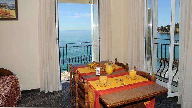 Holiday'S Beach Ventimiglia Exterior photo
