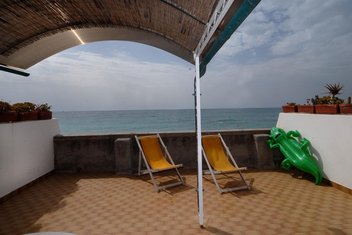 Holiday'S Beach Ventimiglia Exterior photo